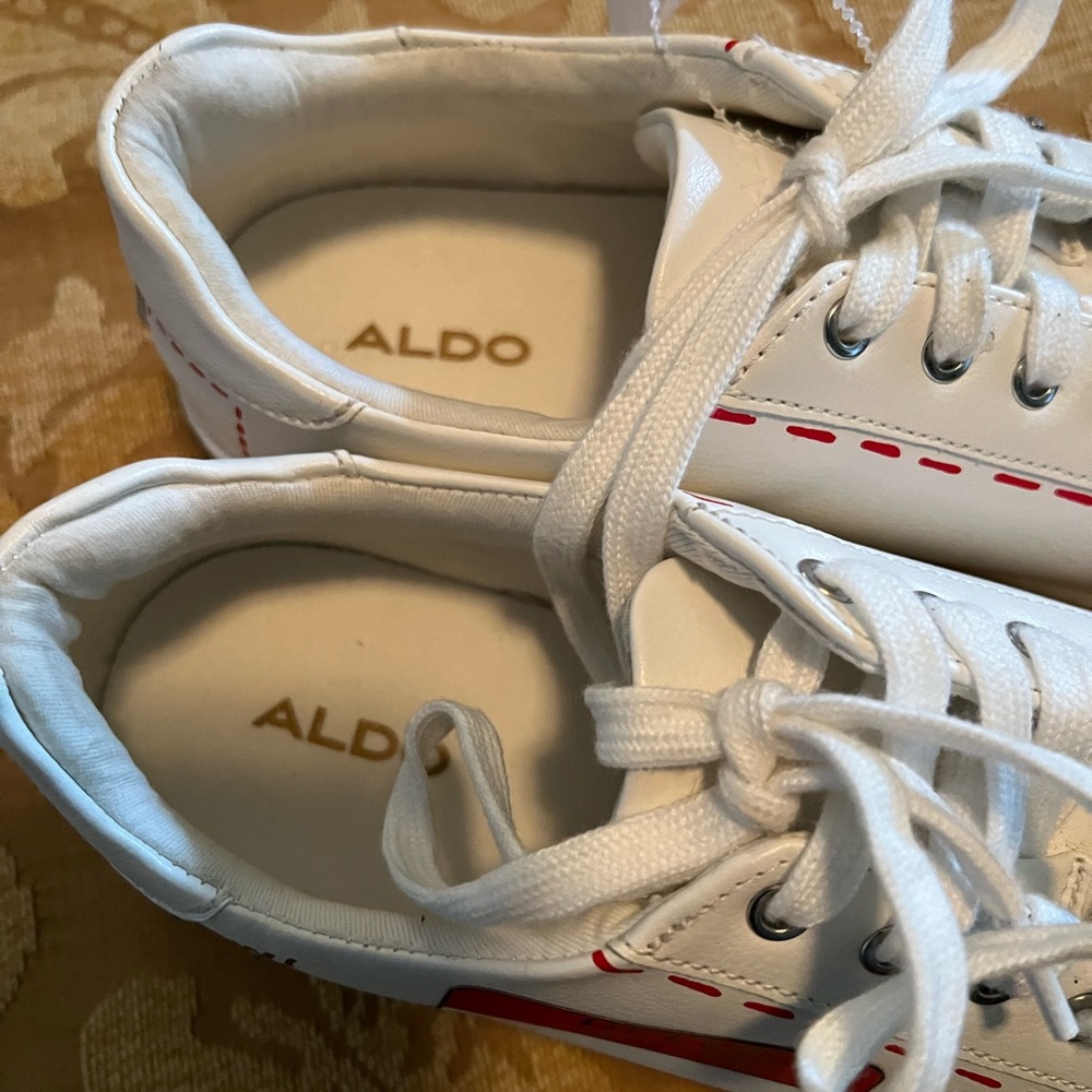 Aldo “Hello, My Name Is” Size 9 Red/White Designo… - image 5